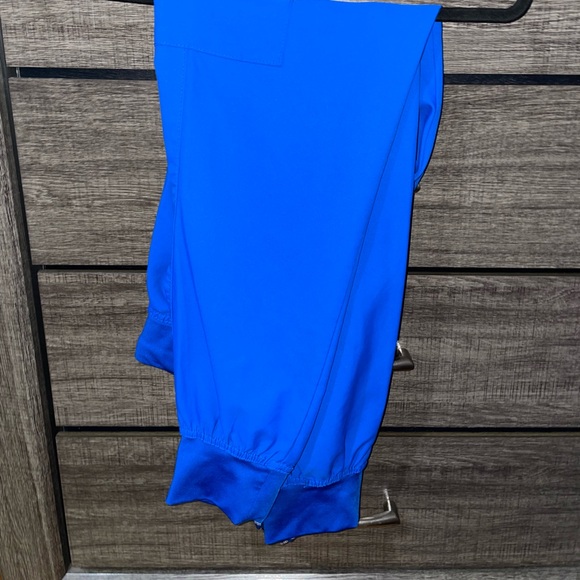 Med Couture Srubs Set - Picture 5 of 13